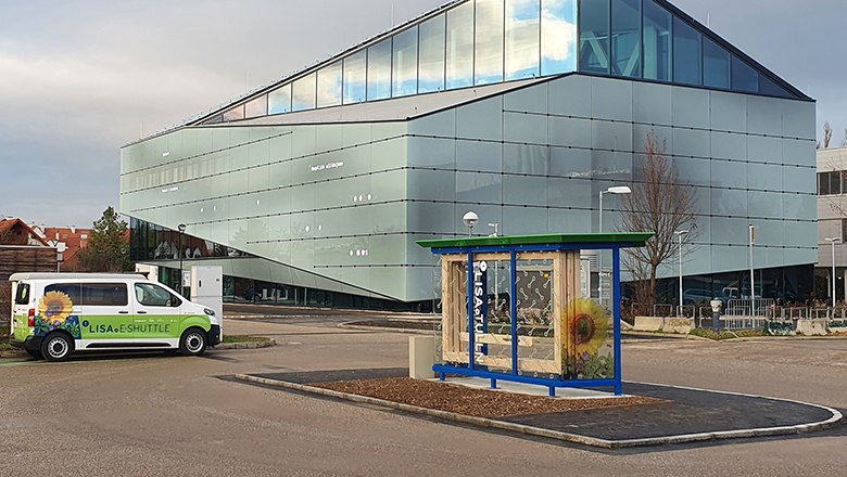 Anrufsammeltaxi parkt in Tulln