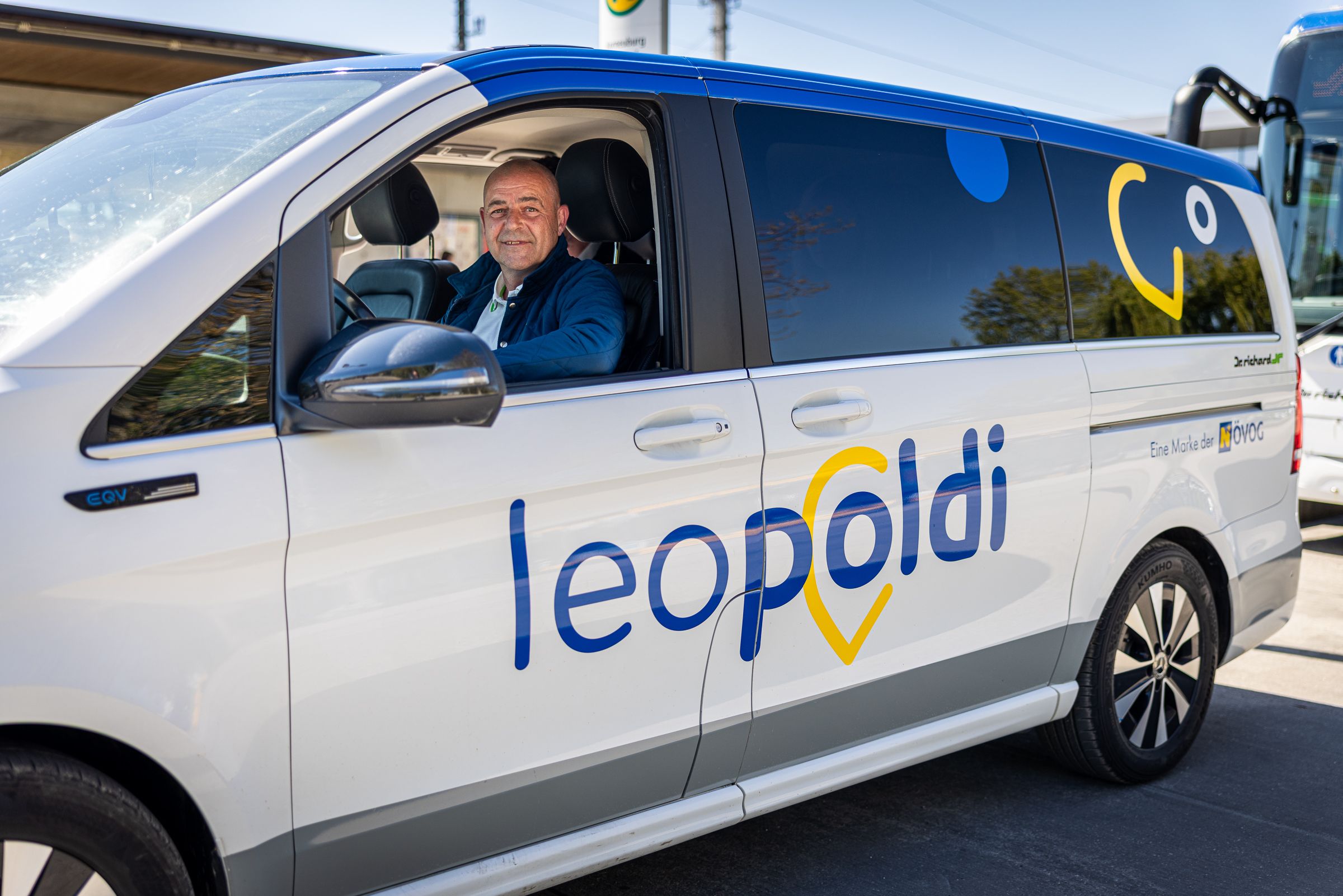 Lenker des leopoldi Anrufsammeltaxi 